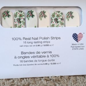 Color Street Holiday Press-On Nails - Berry Merry